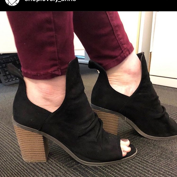 Slouchy peep toe bootie - Picture 2 of 2